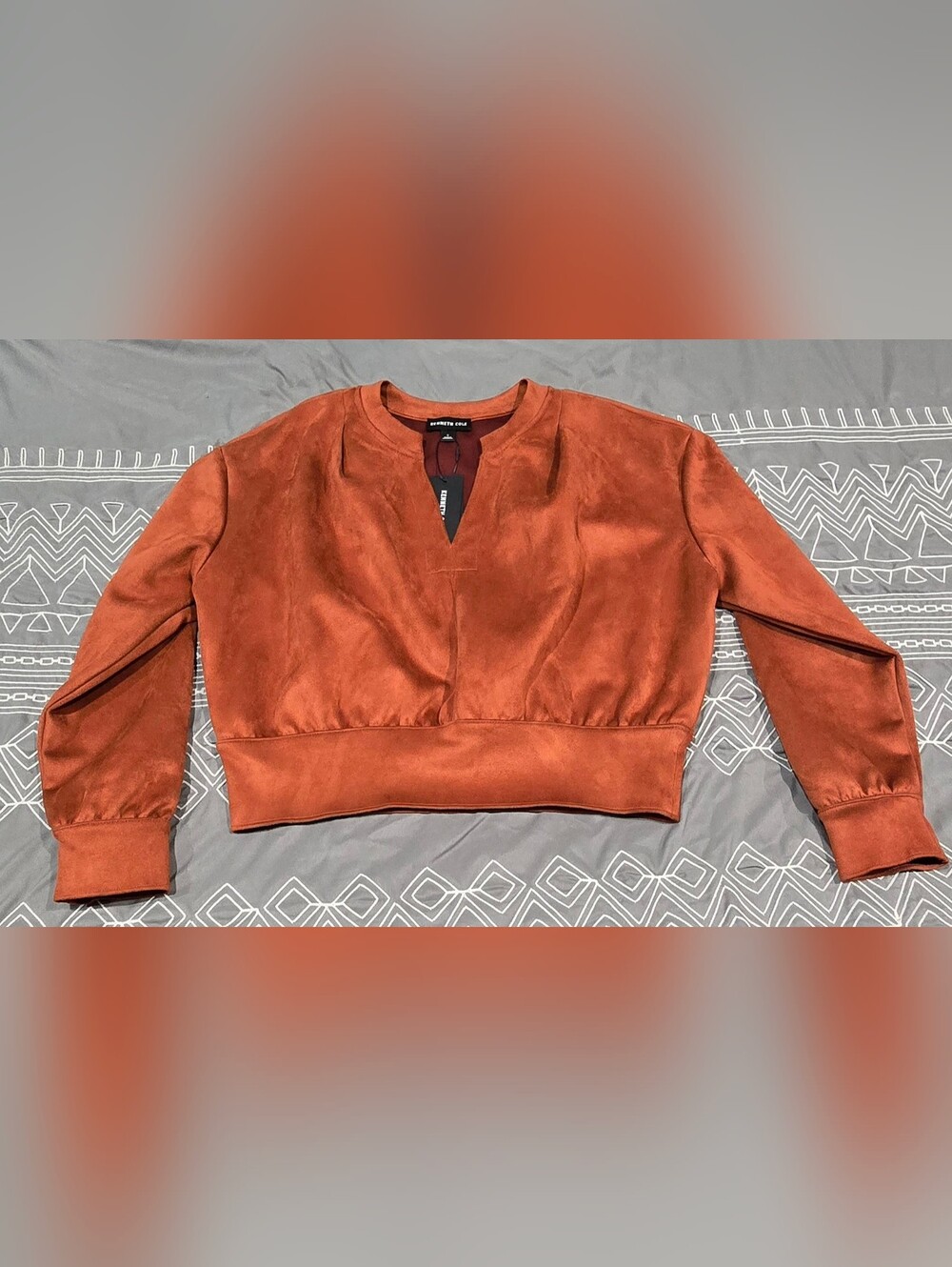 Kenneth Cole Sueded Scuba Knit V-Neck Top Size Small